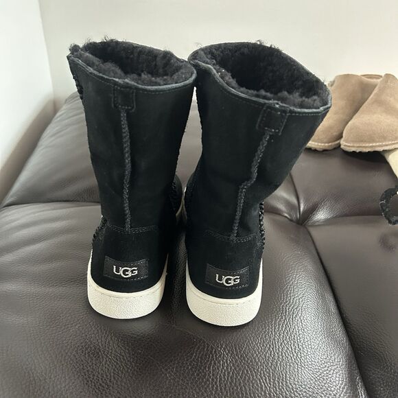 UGG Mika Black Short Ankle Bootie Sneaker Shearling Cuff Boot Suede Size 10 - Picture 9 of 14